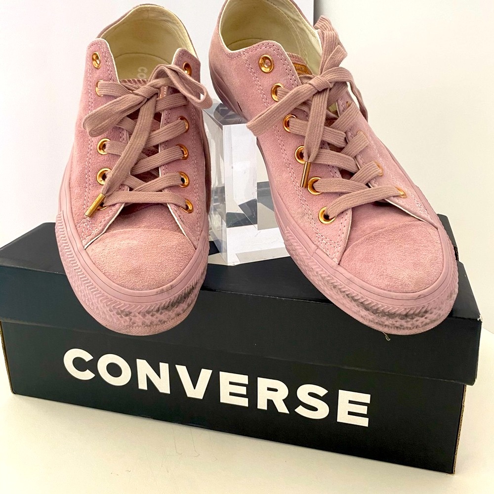Converse ALL-STAR Mauve, Suede Women’s Sneakers, Size 9